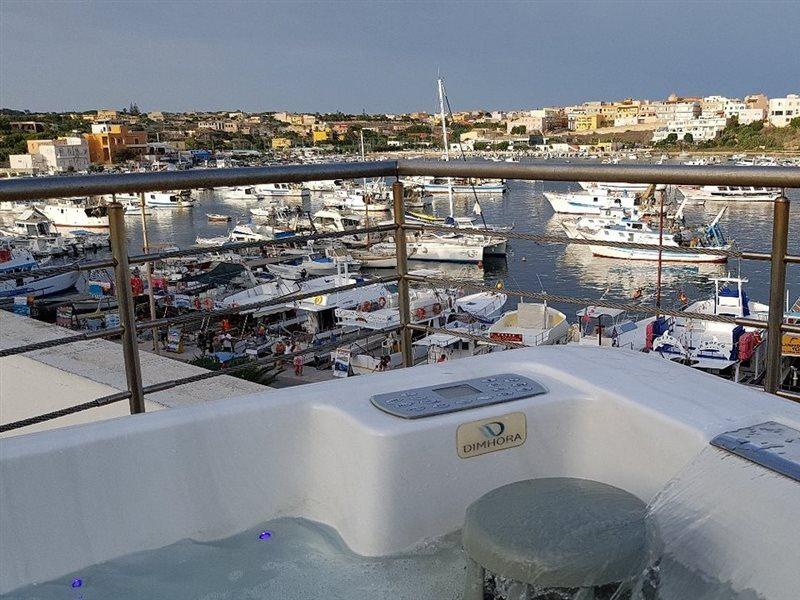 Hotel Paladini Di Francia Lampedusa Exterior photo